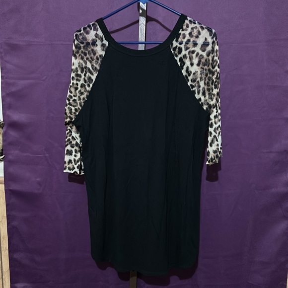 Boutique style blouse - NWOT - Picture 2 of 4